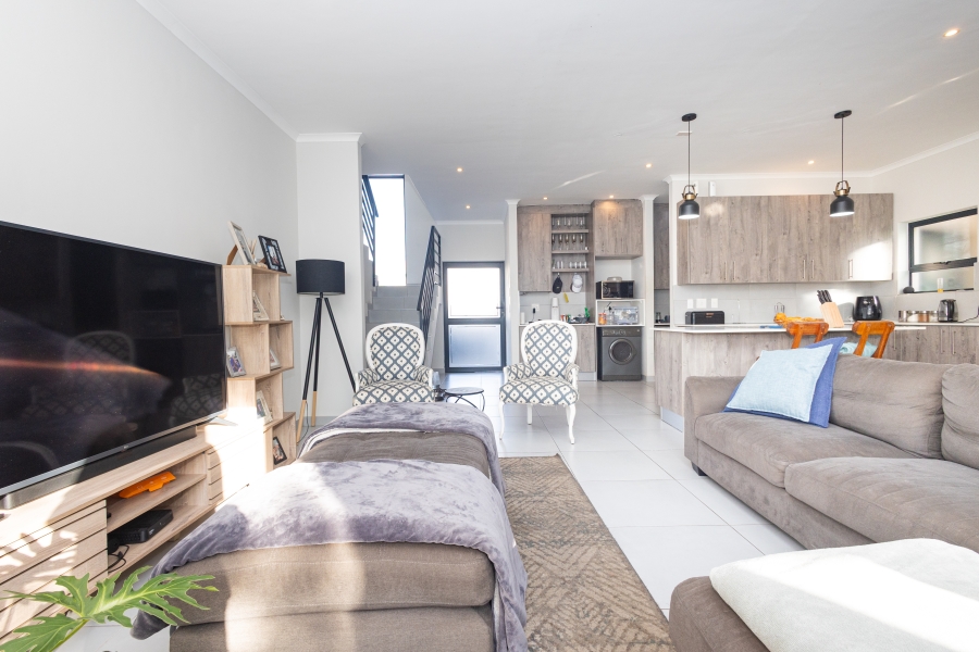 3 Bedroom Property for Sale in Parklands North Western Cape